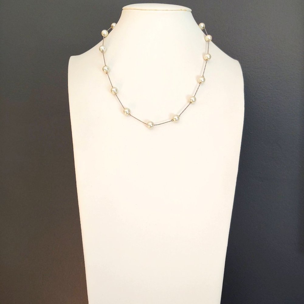 Faux pearl station necklace - Picture 2 of 11